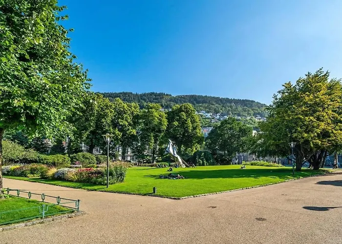 Historic Retreat In The Middle Of Town Ferienhaus Bergen