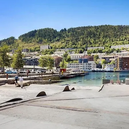 Historic Retreat In The Middle Of Town 度假居